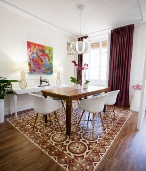 Family Century House with terrace and parking